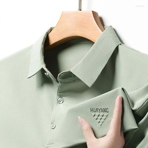 Herrpolos 2024 Summer Ice Silk Lapel Kort ärm T-shirt High-End Half Stripe Printing Casual Business Loose Polo Shirt