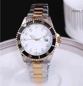 2021 Hot Automatic Date Men Gold Watch Luxury Fashion Men and Women Steel Band Quartz Movement Clock Gold Silver Leisure Wrist Watch