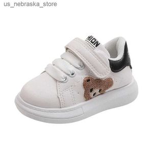 Sneakers barnskor Autumn Boys and Girls Panda Sportskor 21-30 Storlek Förskolan Fashion Sports Board Apartment Childrens Shoes Anti Slip Sports Shoes Q240412