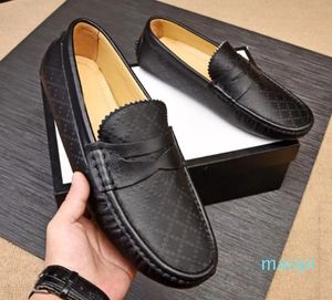 럭셔리 뉴 오리 줄 박스 남성 로퍼 Gommino 드레스 신사 캐주얼 영국 Cowskin Slip on Wedding Drive Shoes 크기