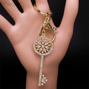 Nyckelringar Estetisk nyckelform Rhinestone Metal KeyChain för kvinnor/män Guldfärg Blomma av liv Key Kedjiga gåva smycken Llavero KXHK1335S01 240412