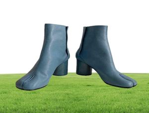 Ботинок с расщеплением пальцев лодыжки ниндзя Tabi Boots Кожаные женщины MM6 крюк и замыкание петли круглое каблуки 8 см 3 см. Обувь на каблуках Женщина 2203107158595