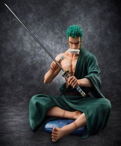 Zoro Figure One Piece Figure Anime Zoro сидячие фигуры Статуя модели PVC Дома Home Desktop Car Decora Sculpture Corem Collebible9600154