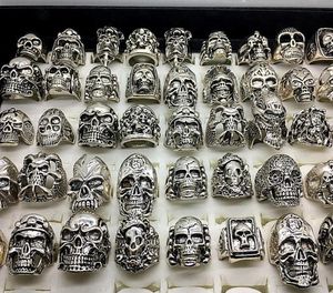 Men039s moda 50pcs lotes top mix style skull skull esculpido motociclista de prata anéis de jóias squeleleton ring4935999