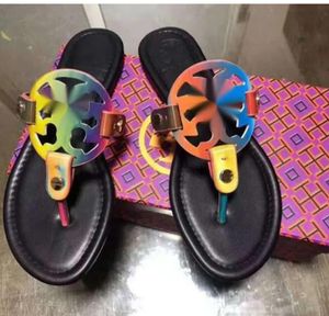 Tasarımcı Moda Klasik Yaz Yüksek Kalite Orijinal Deri Toybutcs Sandal Toygular Sandal Kadınlar Terlik Flipflops Kadın Eğlence Toriburchs Sandal 35-43