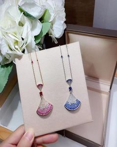 brand luxury skirt designer necklaces for women 18K gold love heart shining crystal diamond pendant clovers necklace choker chain jewelry gift5520507
