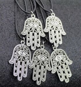 Gioielli Whole Lotti 50pcs Lucky Lega Lucky in lega fatima Hamsa Hamsa Pendants ad amuleto Leccini per gli occhi di amuleto regalo per uomini donne HJ4024732