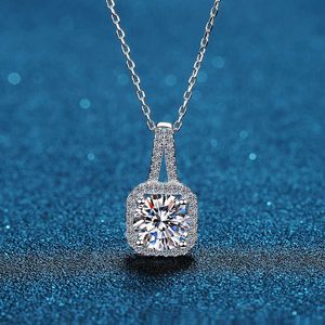 Sier Mosang S925 Stone Necklace Mosang Diamond Princ Square Bag Pendant with Slightly Plated Clavicle Chain Female