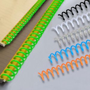 العمود الفقري 20pcs 30 Hole Notebook الربط الحلزوني كتاب بلاستيكي واحد حلقة السلك الربط