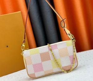 2024 Designerväska axelväska handväska äkta läderväskor Kvinnor Luxurys Crossbody Bag kedja Väska Kvinna Purse Plånbok Totes mode