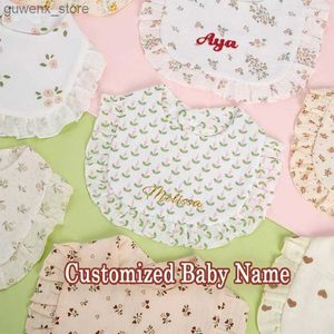 Bibs Burp Cloths Персонализированная детская одеяла детская хлопковая нагрузка для кормления новорожденной девочки аксессуары хлопковые муслины детские фартуки мальчики подарки Y240412