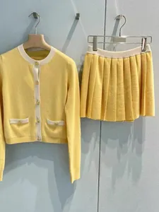 2024 Autunno iniziale Autunno Nuovo MIU Gold Button Cardigan Coat a maglia Full Wool Women's Knitting Spring e Autunno Versatile Set di moda a maglia