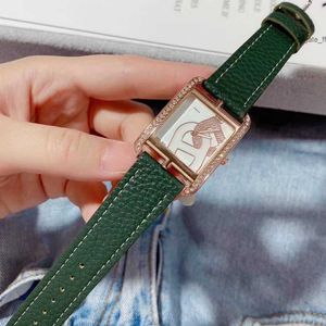 Modemärke tittar på Women Girl Crystal Rectangle Style Leather Strap Quartz Wrist Watch He02