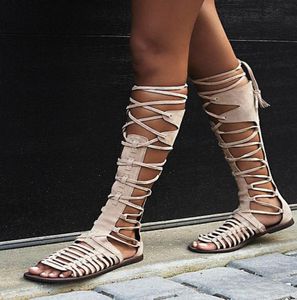 Seksi Kadınlar Arka Fermuar Yeni Açık Toe Diz Yüksek Uzun Dantel Yukarı Kesen Roman Düz Sandalet Lady Casual Runway Boots Ayakkabı 35-42 Mujer9104616