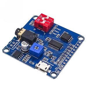 Modulo di riproduzione del suono vocale Arduino Mp3 Player Modulo UART I/O TRIGGER CLASSE D AMPLIFIER SCHECK 5W 8M Storage DY-SV8F SD/TF