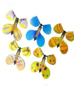 Magic Toys Ręka Transformacja Fly Butterfly Magic Tricks Props Zabawny nowość niespodzianka żart Mistyczna zabawa klasyczne zabawki2662099