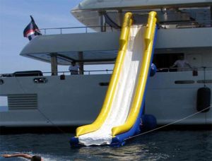 Utomhusspel Anpassad uppblåsbar vatten Yacht Slide Commercial Fun Play Equipment Air Dock Slide för Boat1033325