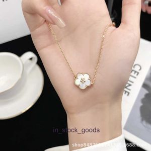 High end designer bangles for vancleff V Single Flower White Fritillaria Plum Blossom Bracelet Female S925 Pure Silver Plated 18k Rose Gold High Version Original 1:1