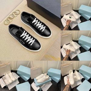 Designer lässige Schuhe Low echte Leder-Sneaker Schwarzweiß Sommer im Freien Trainer Vintage Frauen Männer Tennis Sneaker Größe 35-40