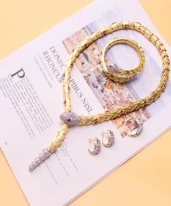 Lüks Moda Lady Pirinç Pırlanta Zirkon Kırmızı/Yeşil Gözler Serpent 18k Kaplama Altın Kolyeler Chokers Bileklik Küpeler Yüzük Setleri 8222385