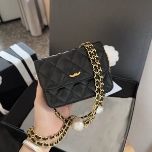 Pearl Chain Bag Mini Fanny Pack Designer Women Shoulder Bag Leather Diamond Check clamshell Gold Hardware Metal CC Buckle Handbag Crossbody Bags Makeup Bags 12cm