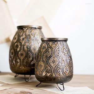 Ljusstakar Europa vintage svart hållare guld järn ihålig snidad ljusstake marockanska lykta ornament hem dekoration
