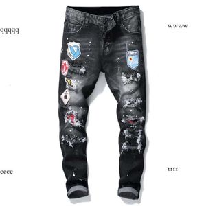 Men Badge Rips Stretch Black Jeans Herrmode Slim Fit Washed Motocycle Denim Pants Paneled Hip Hop Trousers 10200