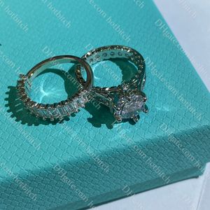 Designer Women Diamond Ring Anello di lusso Ring di fidanzamento di alta qualità 925 Anelli da sposa argento Set Girlfriend Gioielli di compleanno Regalo con scatola