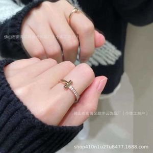 Designer original Yun Family Advanced Full Diamond Ring Personalized Light Luxury Gift 18k Gold Non fading T-shaped Shining