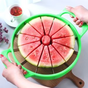 Mahlen 1PC Wassermelon Slicer Cutter Edelstahl Großgröße geschnittene Wassermelon Cantaloup Slicer Fruchtteiler Küche Gadgets Gegenstände