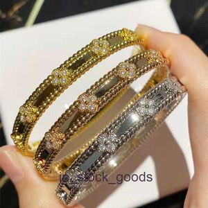 High end designer bangles for vancleff Seiko Kaleidoscope Bracelet Womens Lucky Four Leaf Grass Plated 18K Gold Bracelet Original 1:1 With Real Logo