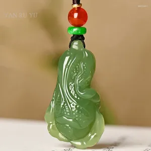 Dekorativa figurer Naturliga grön Hetian Jade för man kinesisk kålhänge personlighet Lycka till halsband Tillbehör smycken