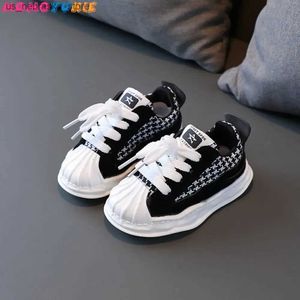 Sneakers Childrens Shoes 2022 plaid Toddler Boys Girls Sport Shoes Shoelace Breathable Outdoor Tennis Fashion Kids Sneakers Q240412
