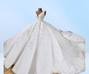 2019 abiti da sposa con abito da ballo con pinza a V al collo Appliques perle a una linea Elegante abito da sposa in campagna Plus size Bridal Go8213278