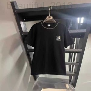 女性用Tシャツデザイナー2024新しいXiaoxiangjiaアーリーバック重工業チェーンネックスタイルカジュアルショートスリーブニットシャツ3FD6