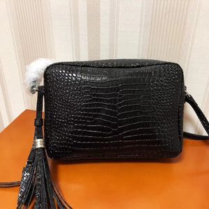 Svart krokodil texturerad präglad tofsar kamera väska kvinnor lyx designer väska axelväska ormar hud handväska crossbody väska mode läder messenger väska