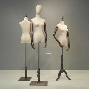 Mannequins nórdicos para feminino Mannequim para mulheres adultas com roupas de casamento de roupas de madeira