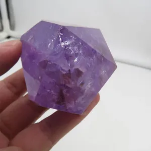 Dekorativa figurer 175G Sällsynta !!! Natural Amethyst Quartz Crystal Point Wand med regnbågar Polerad Reiki Healing Mineral Prov 2024