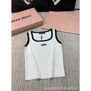 Abito da due pezzi Autunno versatile Top canotta a maglia con semplici lettere, vestibilità slim, abbinamento a colori e stile delle ragazze