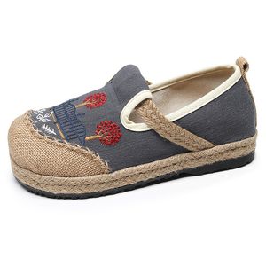 Kvinnor avslappnade skor gai sommarvandring utomhus skor klassisk låg lyx sneakers designer casual skor