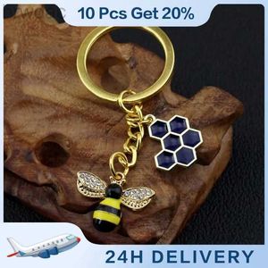 Key Rings Hexagon Honeycomb Drip Oil Bee Keychain Cute Insect Enamel Geometric 3D Printed Dome Keychain Ornament Accessories Key Chains 240412