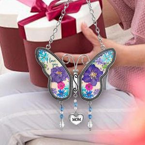 Figurine decorative Butterfly Decorazione sospesa Casa del vento Chime Mothers Gift con il ciondolo a cuore per il portico Balcony Party Mom Patio