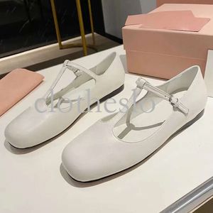 2024 Top Summer Nuovo arrivo Women High Heels Designer Sexy Model Sexy Designer Luxury Decor Slip Slip on Dress Dress Wedding Scarpe per donne Pompe 748