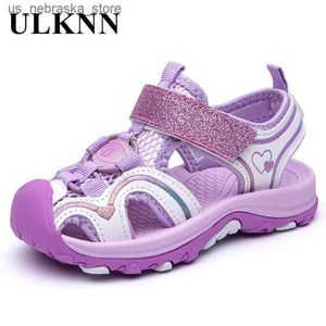 Sneakers Ulknn Girls Sandals 2023 Schede estate Fashion Big Kids Closed Sports Beach Shoes Baby Purple Pink Baotu Beach Shoes Q240412