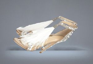 Идеальное официальное качество обуви Amina Begum Crystalembelled PvC Slingback Pumps Muaddi Replocks Begum PVC Slingbacks 5 см высотой H6255396