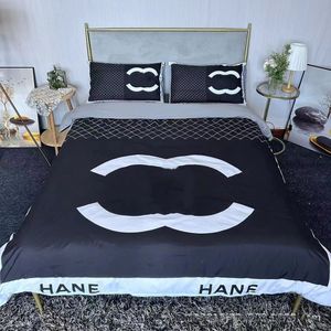 Luxury Designer Bedbling Setting Letter Printed Däcke Cover Set Pudow Case Cover 4 st i en påse