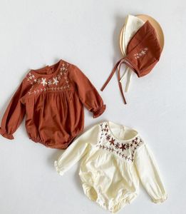 NEU 2021 Frühlings Neugeborenes Baumwollmädchen BodySuit Prinzessin Kleidung Langarm gesticktes Overall Babybodys mit Hut Rzqe2649234