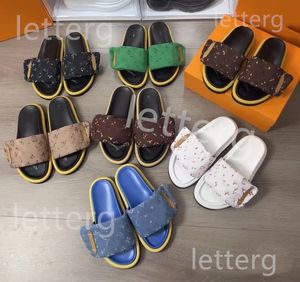 Designer -Pool -Kissen -Objektträger Sandalen Paare Pantoffeln Männer Frauen Sommer Beach Outdoor -Abrieblöschte Freizeitschuhe geprägt weiche Flachschuhe Moderutschen