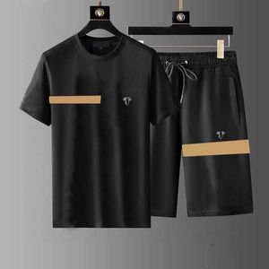 Lyxdesigner Mens Tracksuits T Shirts Summer Fashion Male Set Letters Print Kort ärm Tees Passar Högsta slutkvalitet Toppar och Shorts 2 -stycken Set Men Clothing