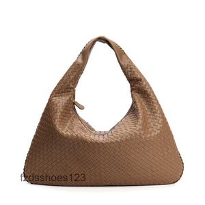 Повседневная сумка Hop Bottega Leather Teen Hobo Jodie Bags Soft Designer venetas 2024 Подгромовая супер -большая сплетенная чистая сумочка Western Cowhide ручной работы 86er